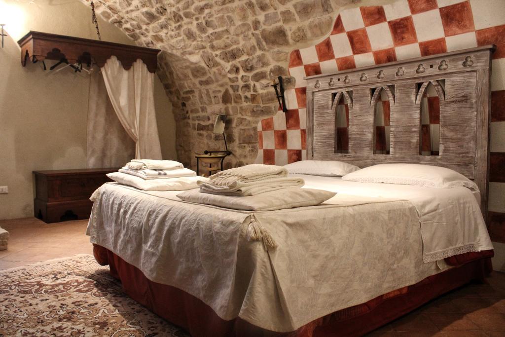 Agriturismo Castello Di Belforte Тоді Екстер'єр фото