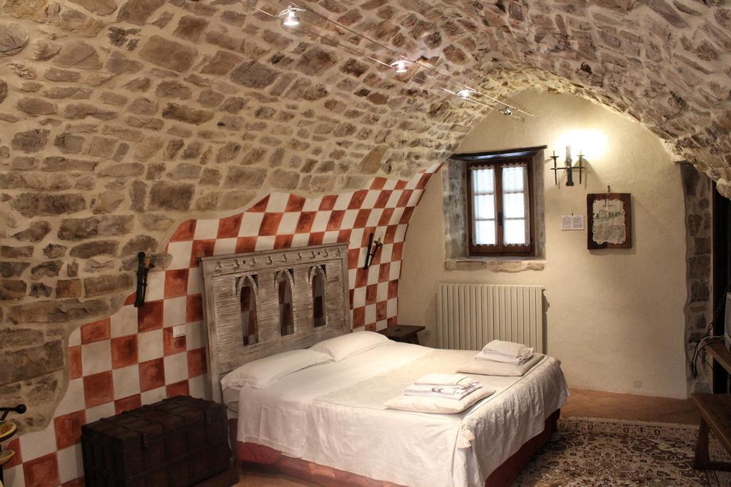 Agriturismo Castello Di Belforte Тоді Екстер'єр фото