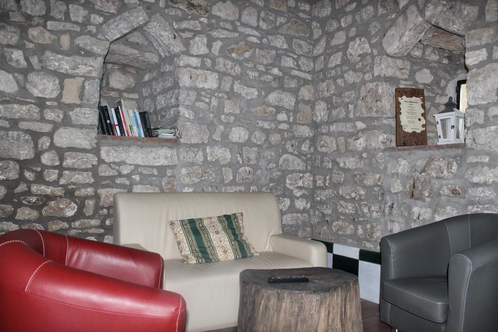 Agriturismo Castello Di Belforte Тоді Екстер'єр фото