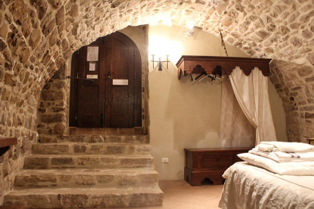 Agriturismo Castello Di Belforte Тоді Екстер'єр фото